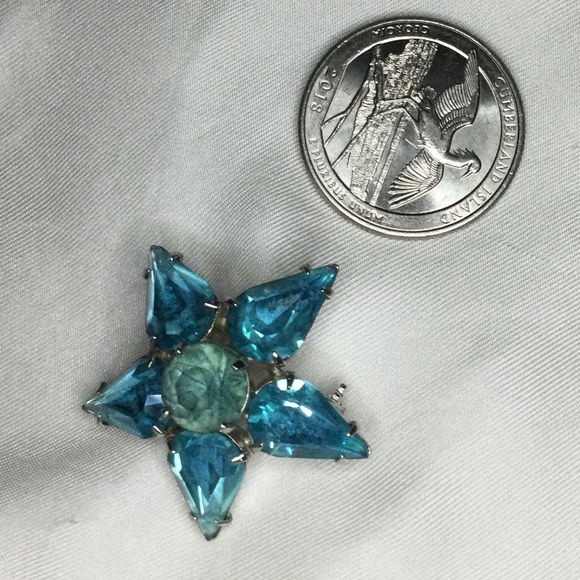 Super Sparkly 5-Point Star Pin, Vintage - Picture 5 of 8